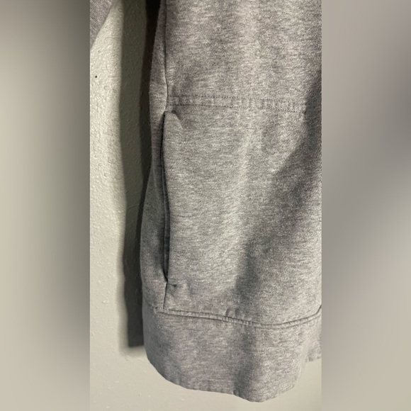 Under Armour Large Sweatshirt Hoodie with Pockets - Picture 11 of 13